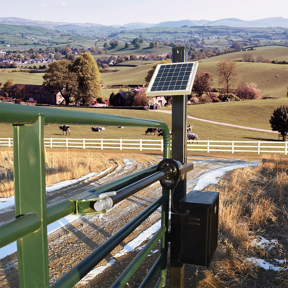 solar swing gate 